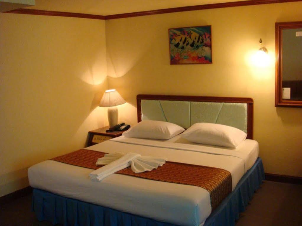 Thai Hotel Krabi Bagian luar foto