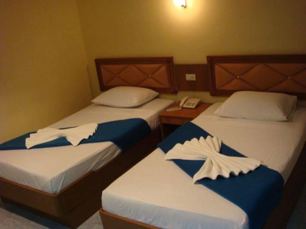 Thai Hotel Krabi Bagian luar foto