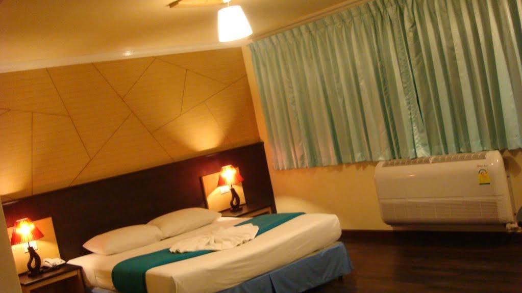 Thai Hotel Krabi Bagian luar foto